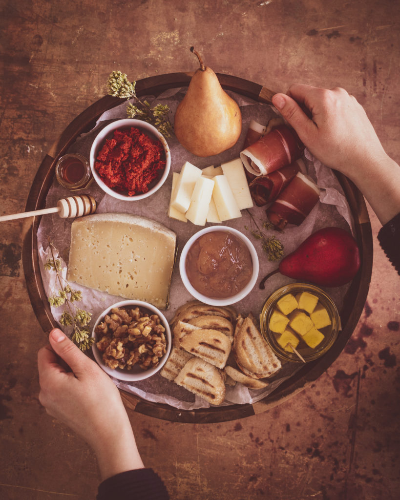 how to assemble a cheese board